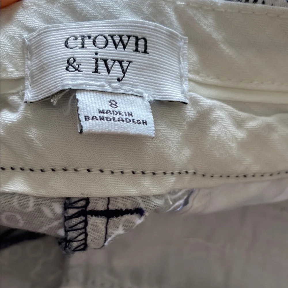 Crown & Ivy Women's Shorts - Picture 4 of 5